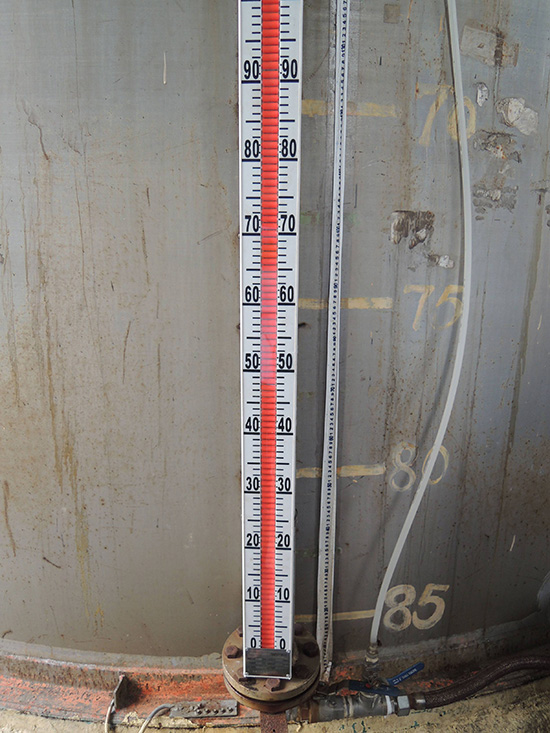 環(huán)保設備磁翻板液位計現(xiàn)場安裝使用圖